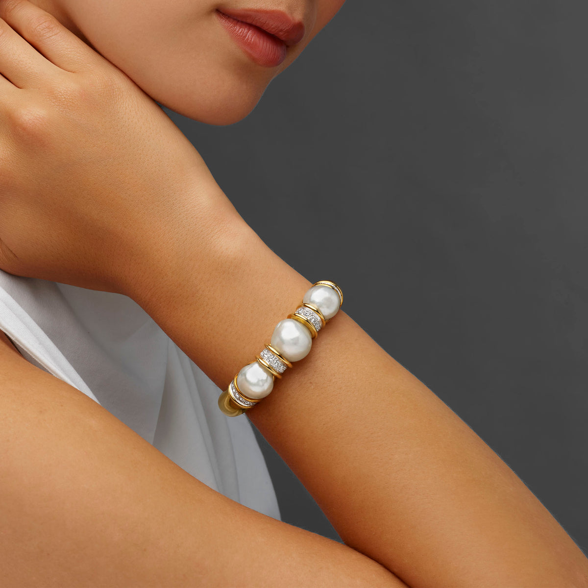 Macklowe Gallery David Webb South Sea Pearl Bracelet